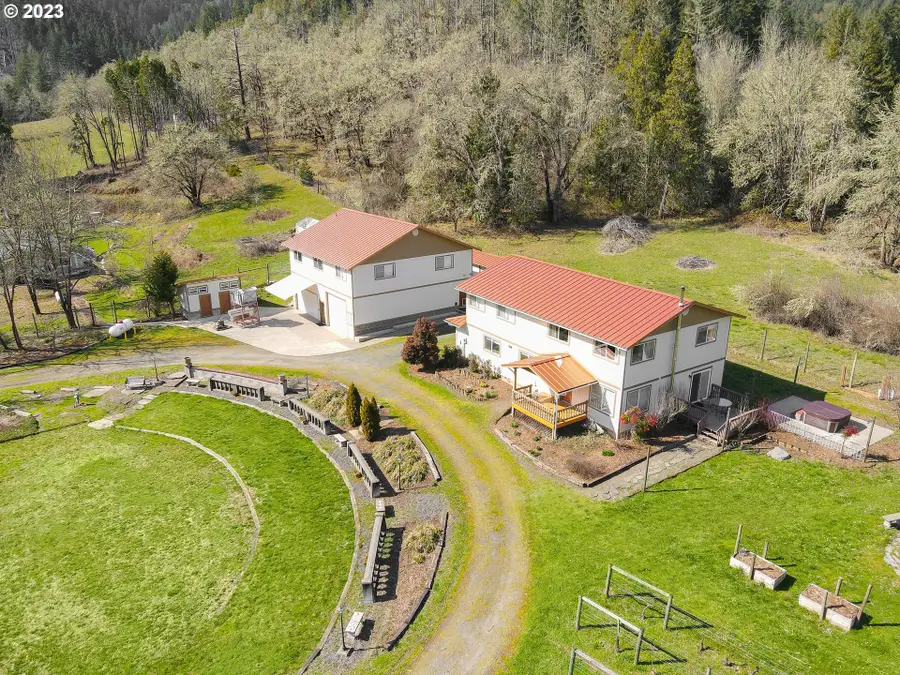 375 Porter Creek Rd, Winston, OR 97496 - Image #2