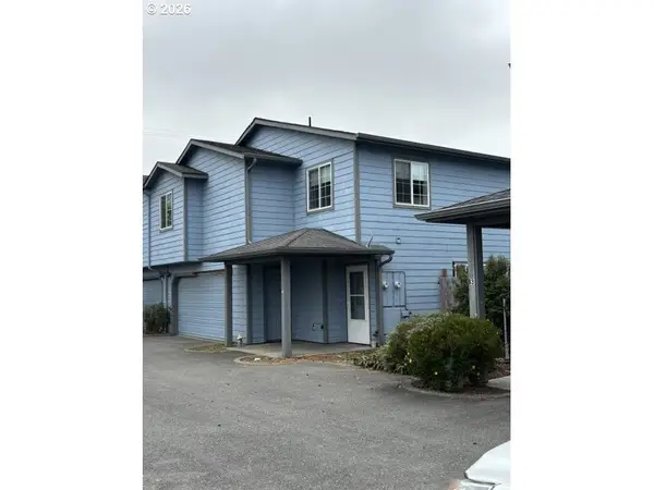 714 Pioneer Rd #2A, Brookings, OR 97415