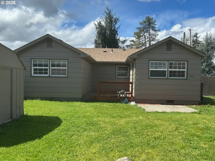 830 S 7th St, Cottage Grove, OR 97424 - #3