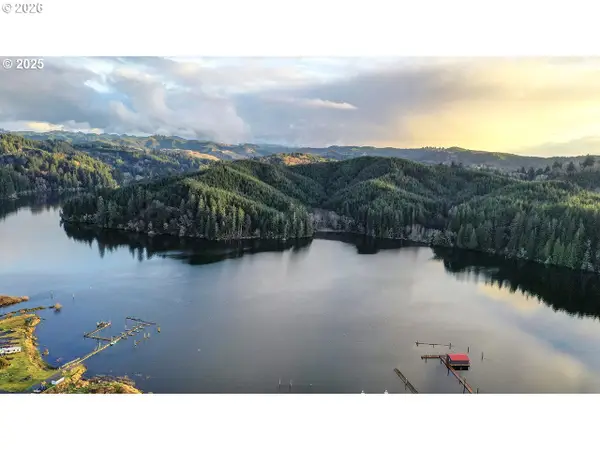 N Tenmile, Lakeside, OR 97449