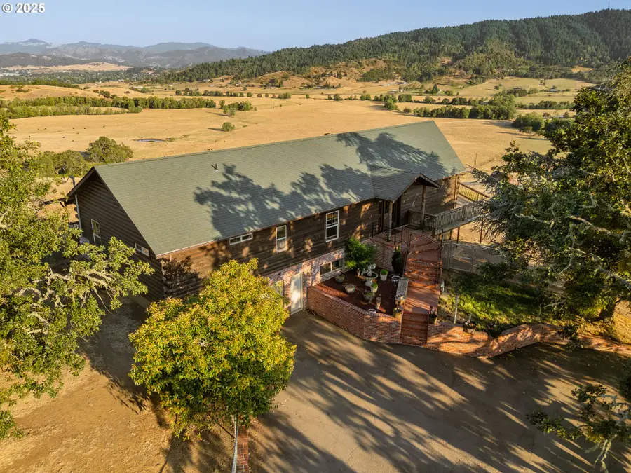 629 Buell Ln, Roseburg, OR 97471 - #2