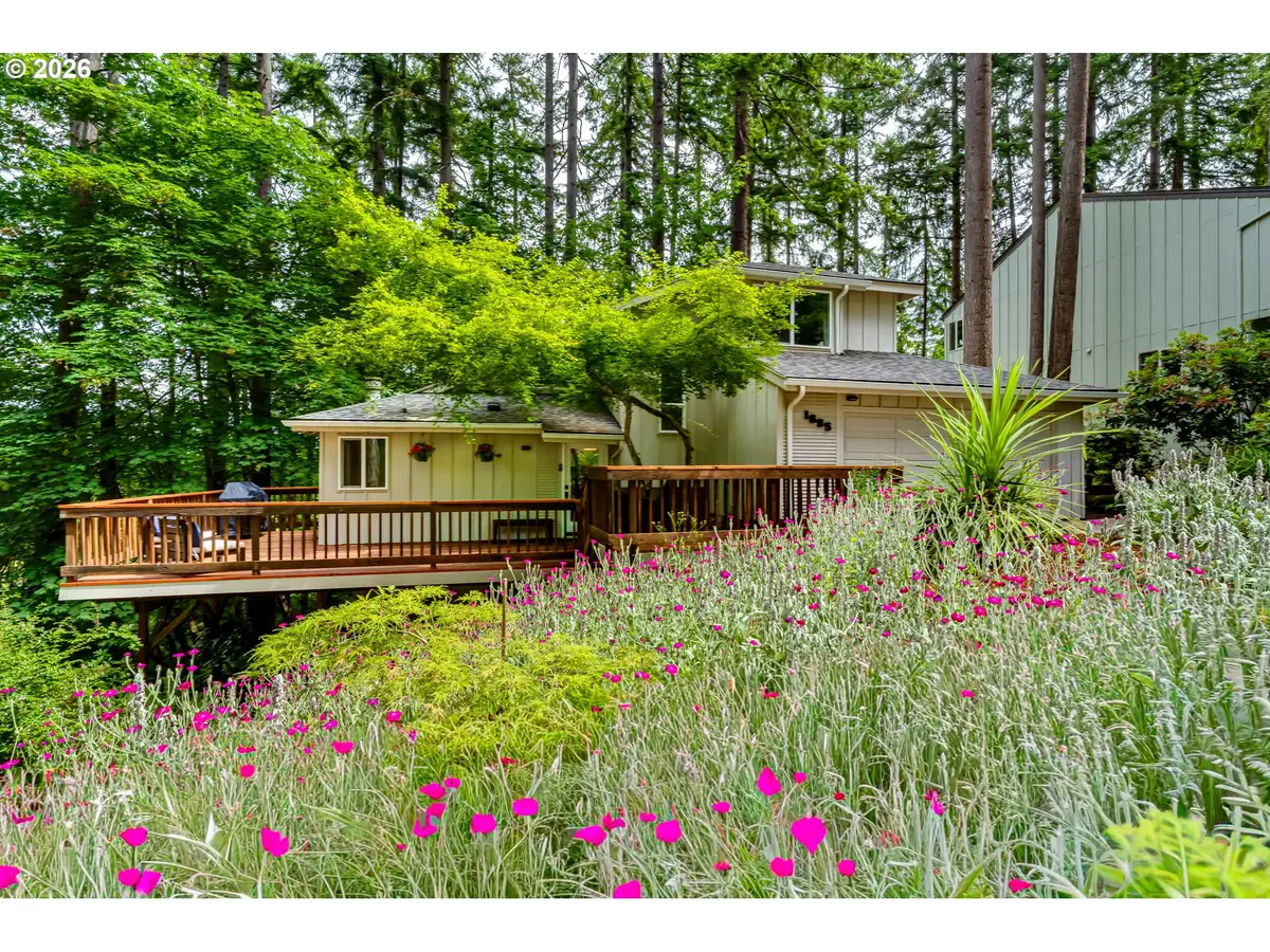 1695 Cameo Dr, Eugene, OR 97405 - #1