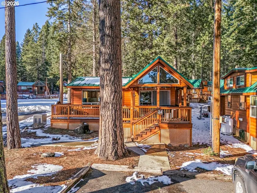 7900 Hyatt Prairie Rd #24, Ashland, OR 97520 - Image #2