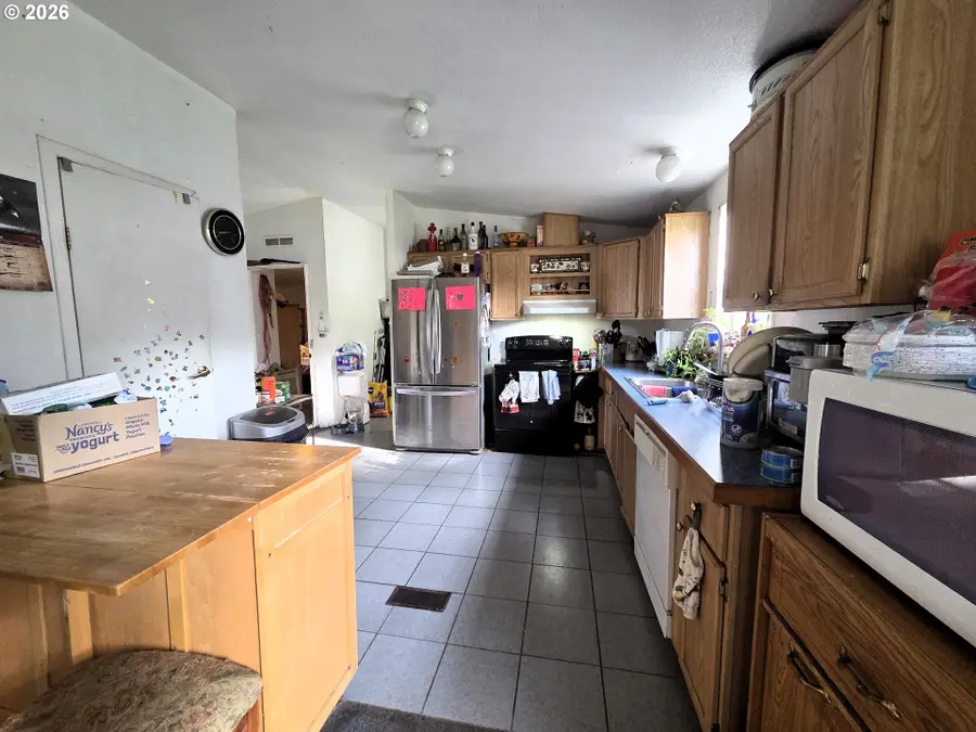 32120 Nichols Ln, Cottage Grove, OR 97424 - #3