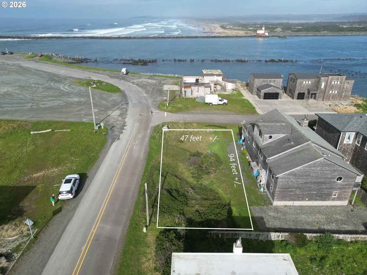 Secorner Lincoln 3rd Sw, Bandon, OR 97411 - #1