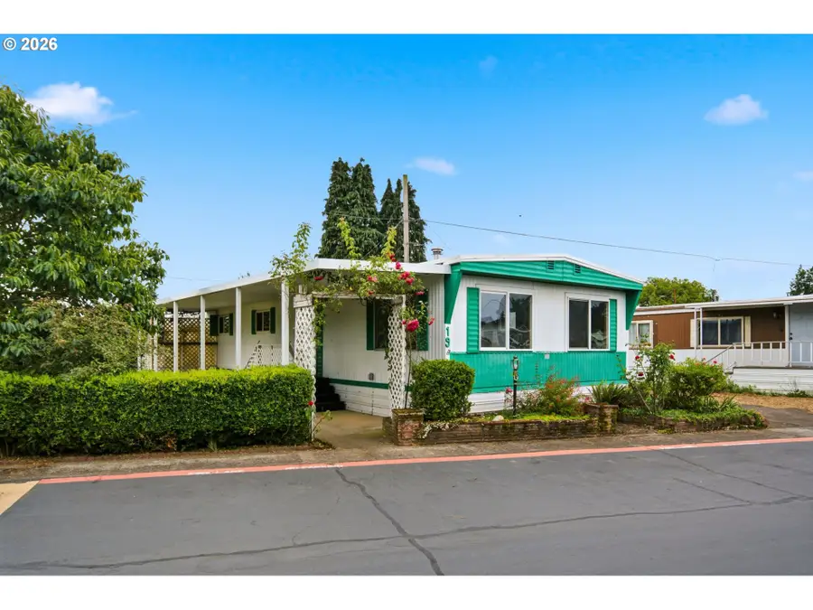 8951 SE Fuller Rd, Northwest Clackamas, OR 97086 - #3