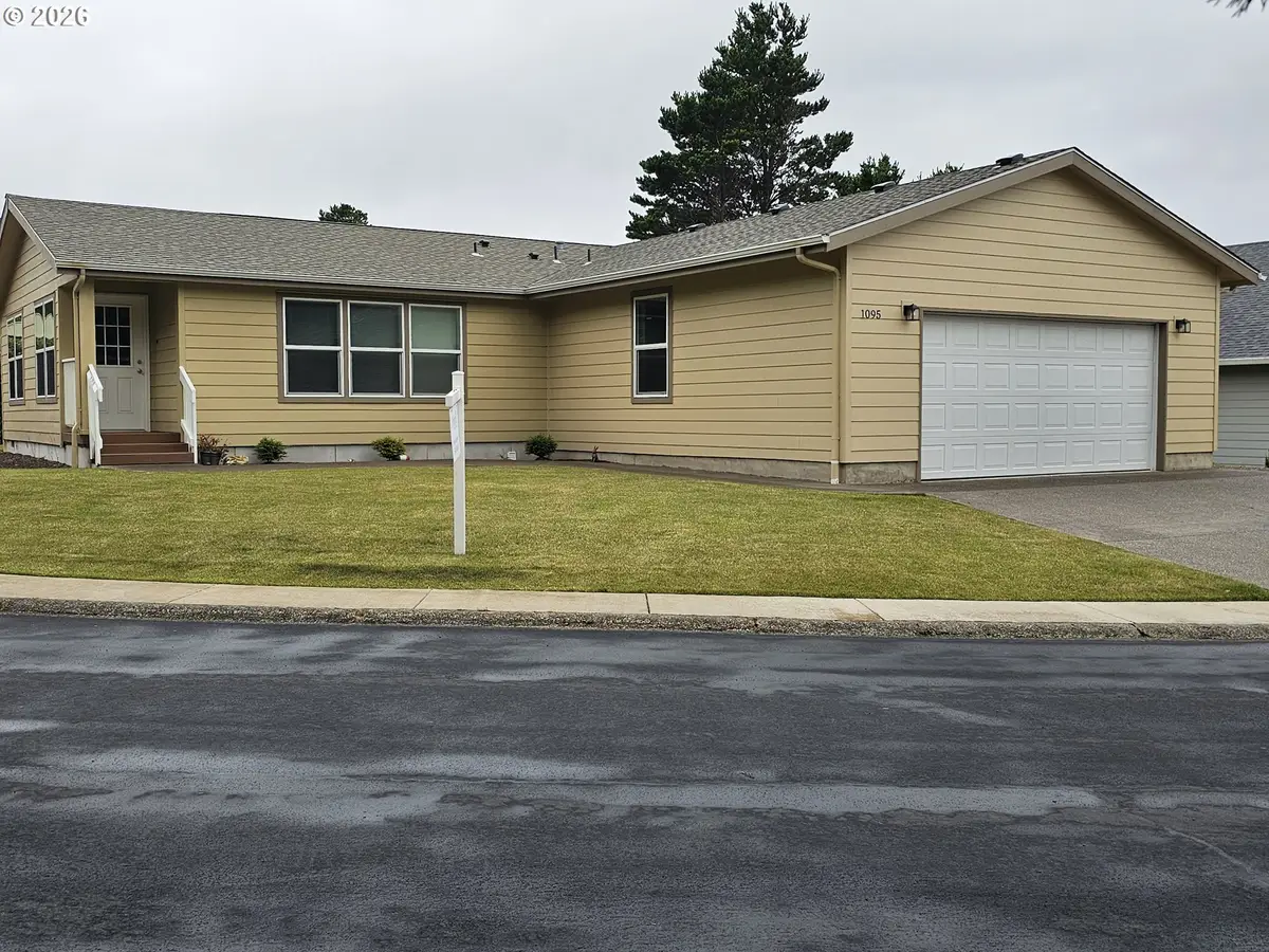 1095 SW Sailfish Loop, Waldport, OR 97394 - #1