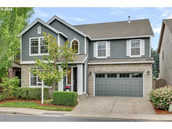 6042 NE Whitewood Dr, Hillsboro, OR 97124
