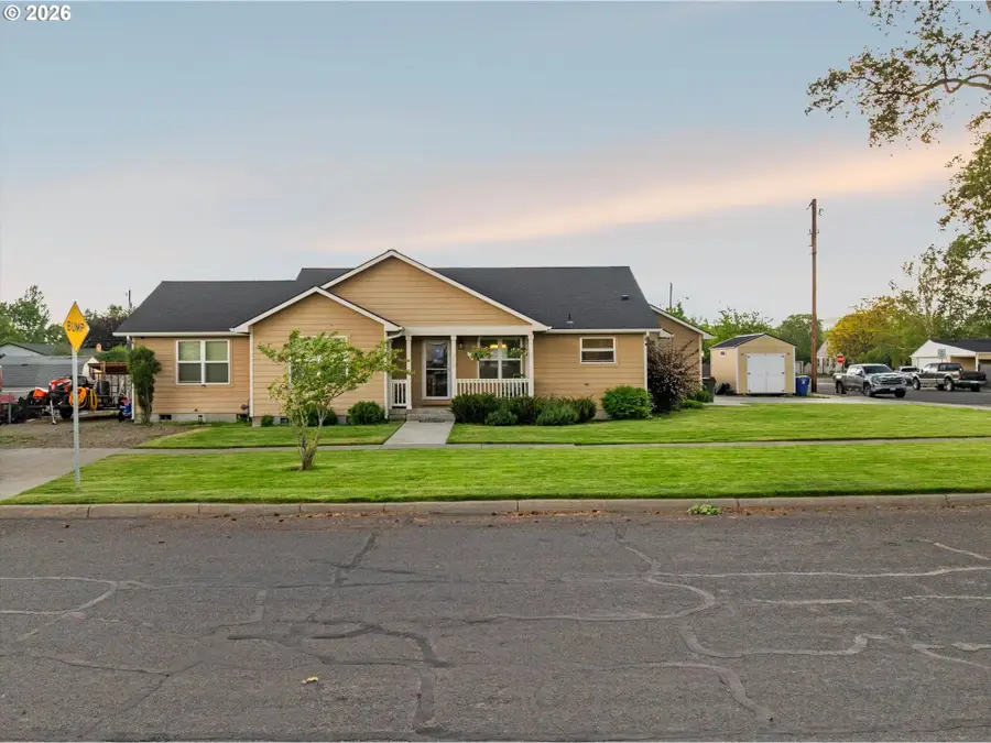 3010 5th St, Baker City, OR 97814 - #2