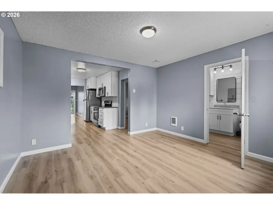 1102 Cowlitz Way, Kelso, WA 98626 - #2