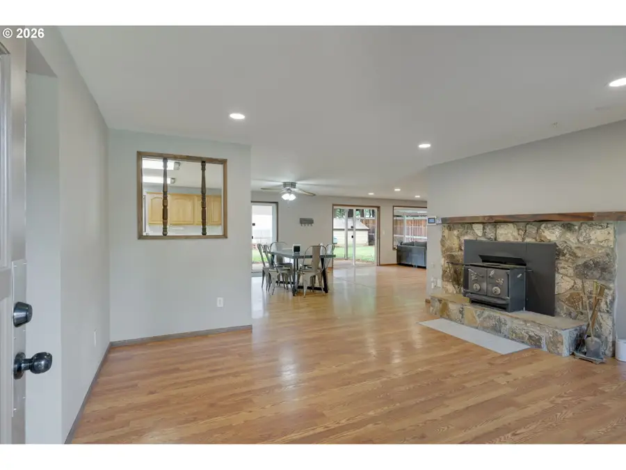 3609 C St, Washougal, WA 98671 - #2