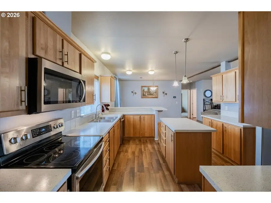 300 SE Lacreole Dr #212, Dallas, OR 97338 - #3