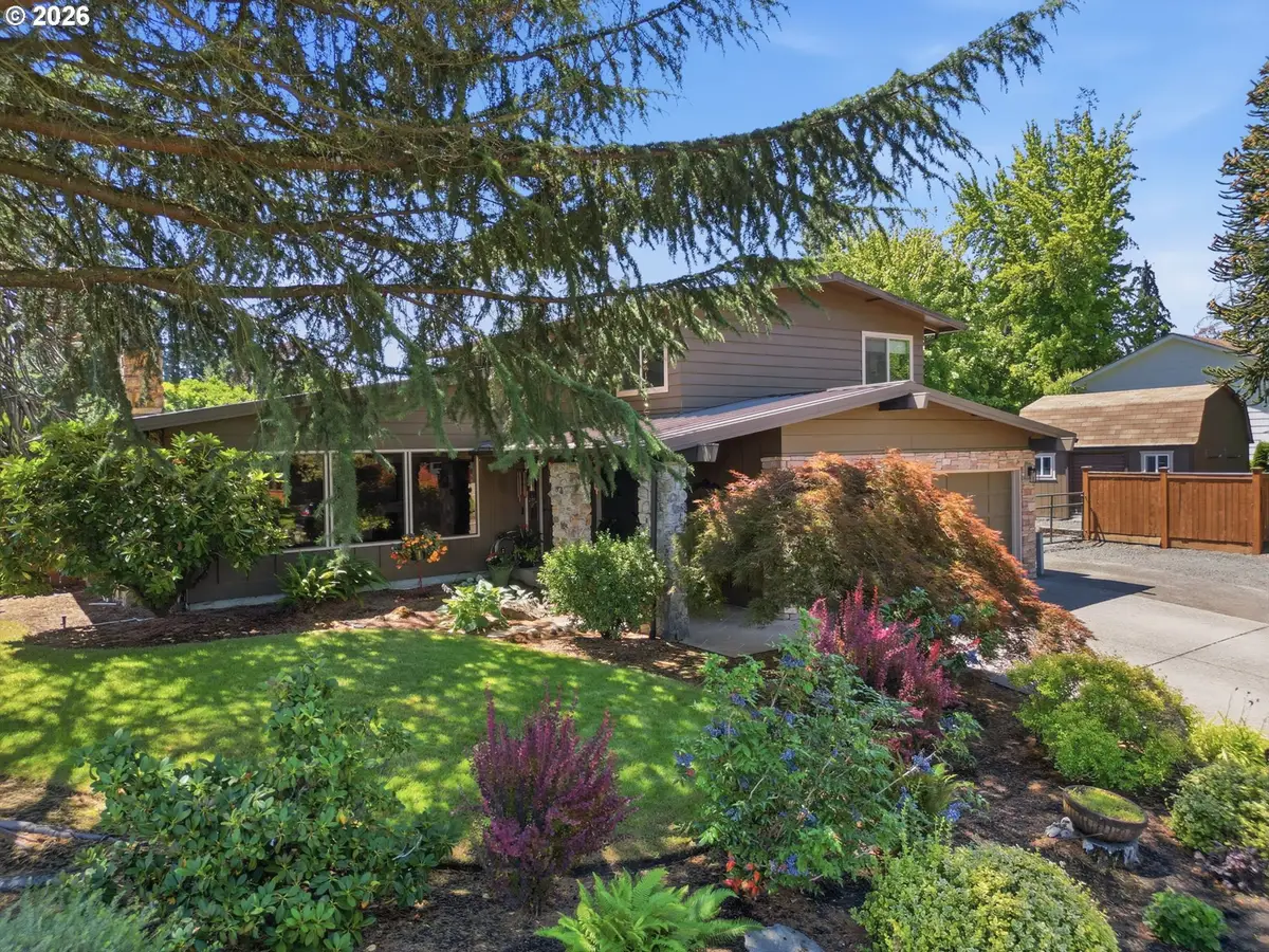 426 Carthage Ave, Eugene, OR 97404 - #1