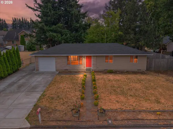 802 SW 15th St, Troutdale, OR 97060