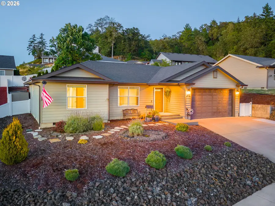 613 Brooks Loop, Sutherlin, OR 97479 - #2