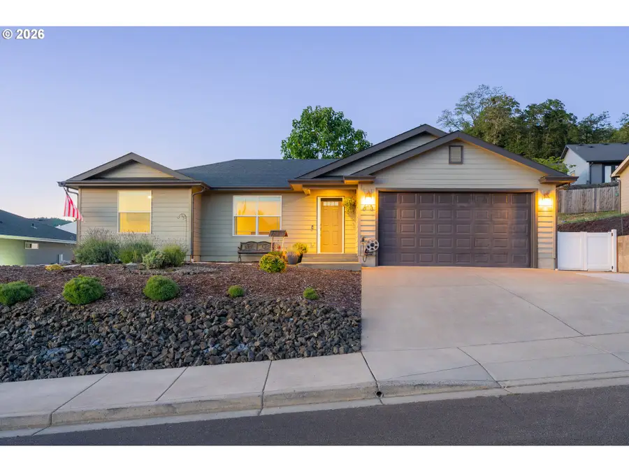 613 Brooks Loop, Sutherlin, OR 97479 - #3