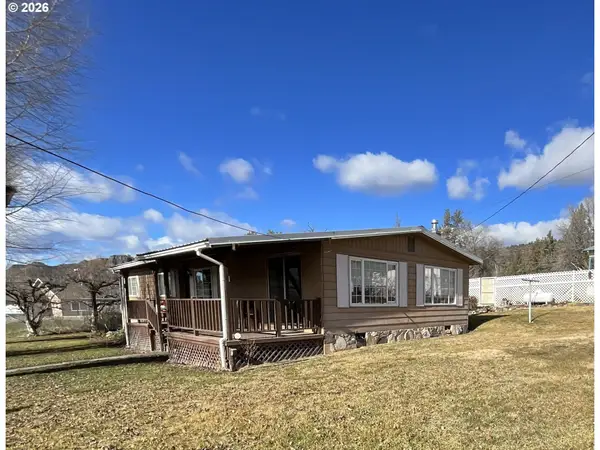 303 Pine Ave, Spray, OR 97874