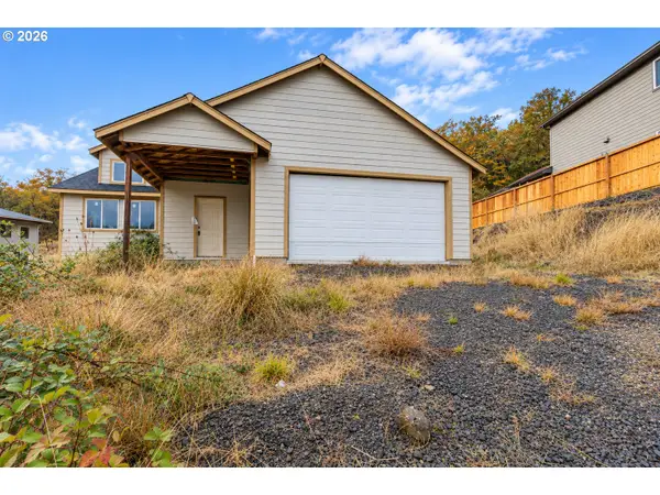 928 SE Golden Eagle Ave, Roseburg, OR 97470