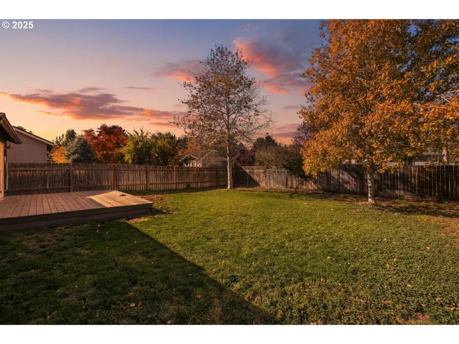 1155 SW 31st St, Redmond, OR 97756 - Image #2