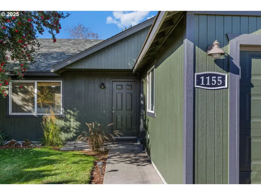 1155 SW 31st St, Redmond, OR 97756 - Image #3