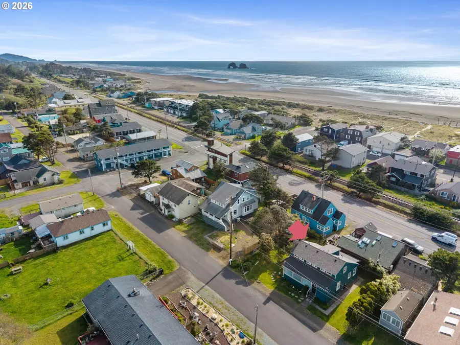 353 S Anchor St, Rockaway Beach, OR 97136 - #2