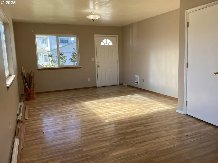 722 Pioneer Rd #A, Brookings, OR 97415 - Image #3