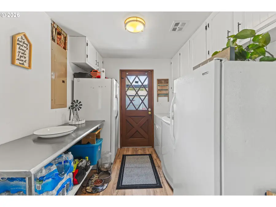 100 W 17th St, Coquille, OR 97423 - #3