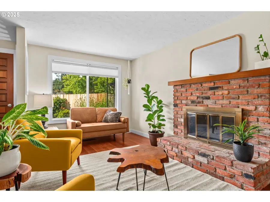 1490 Carobelle Ct, Cottage Grove, OR 97424 - Image #2