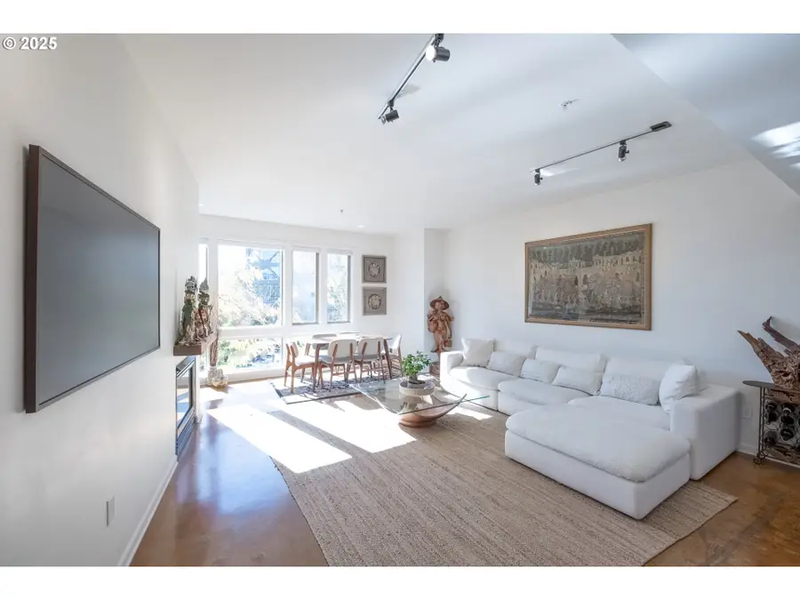 12600 SW Crescent St #207, Beaverton, OR 97005 - Image #3