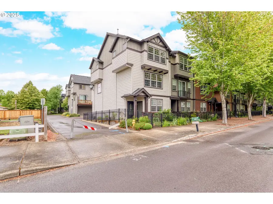 3497 SE Brookwood Ave, Hillsboro, OR 97123 - Image #2