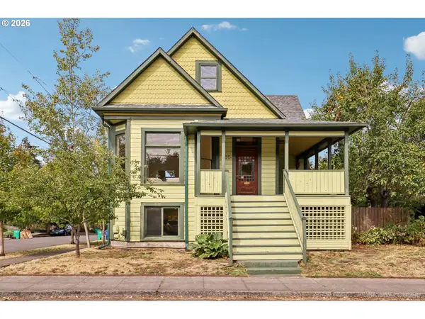 905 NE Holman St, Portland, OR 97211