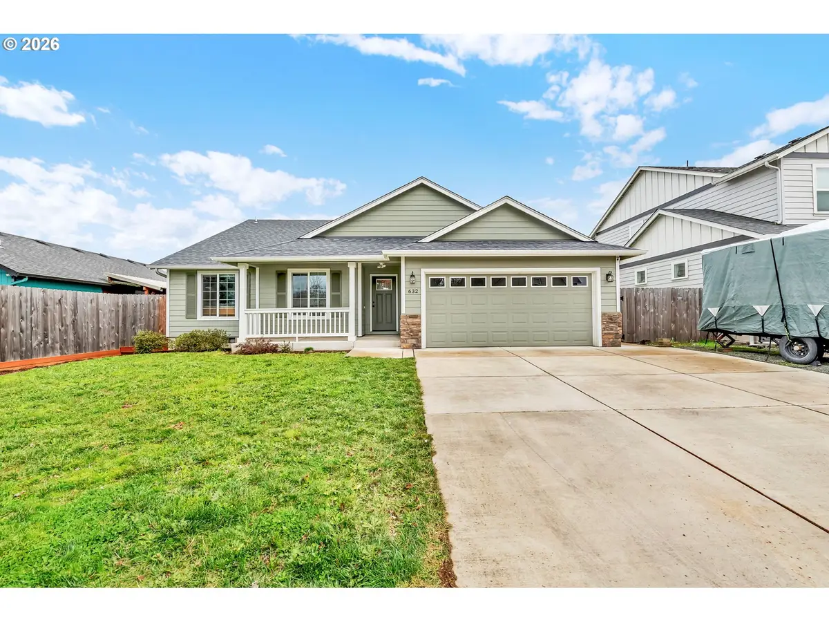 632 N 5th St, Creswell, OR 97426 - #1