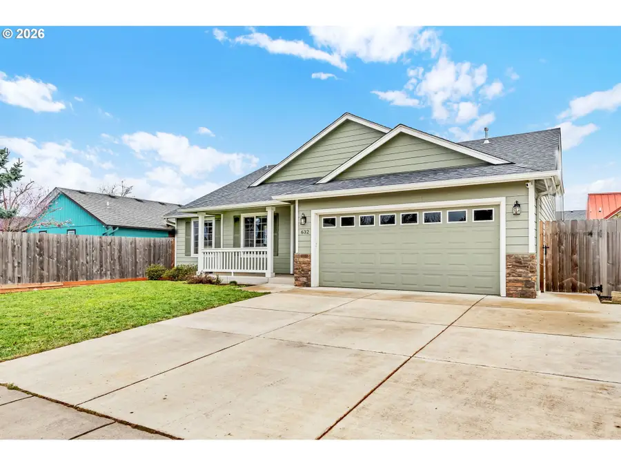 632 N 5th St, Creswell, OR 97426 - #3