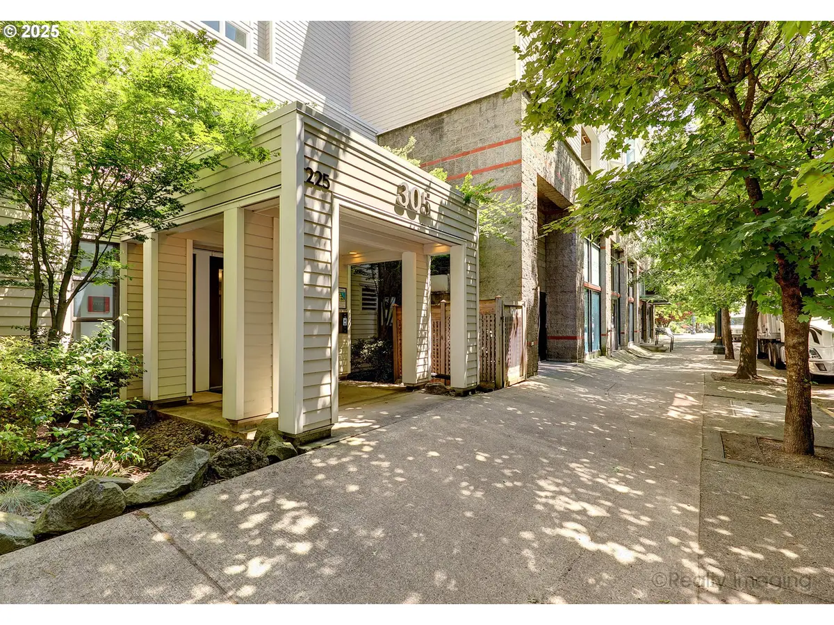 305 S Montgomery St #404, Portland, OR 97201 - Image #1