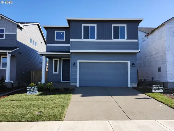 2817 NE Claire Rd #208, Estacada, OR 97023