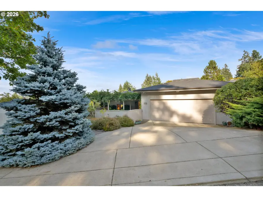 3659 Agate St, Eugene, OR 97405 - #2