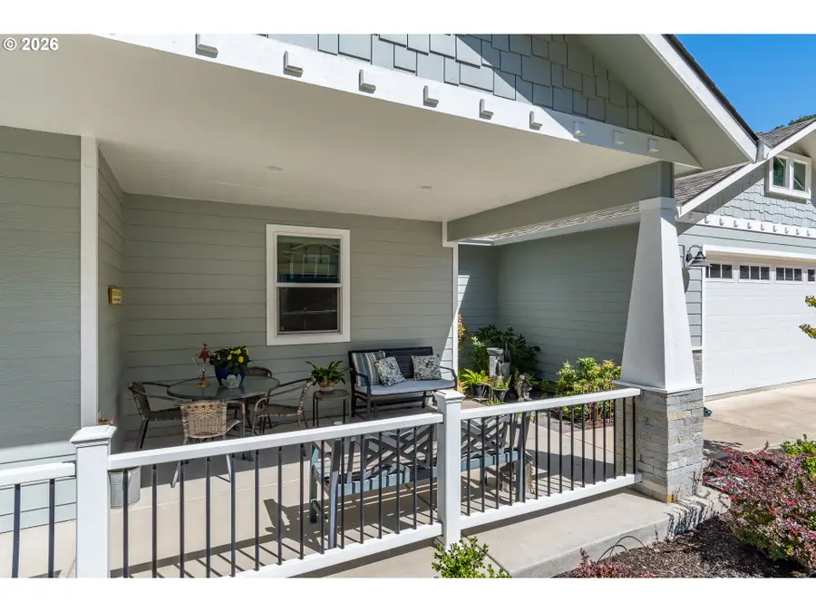 1788 NE Reagan Dr, Roseburg, OR 97470 - #2