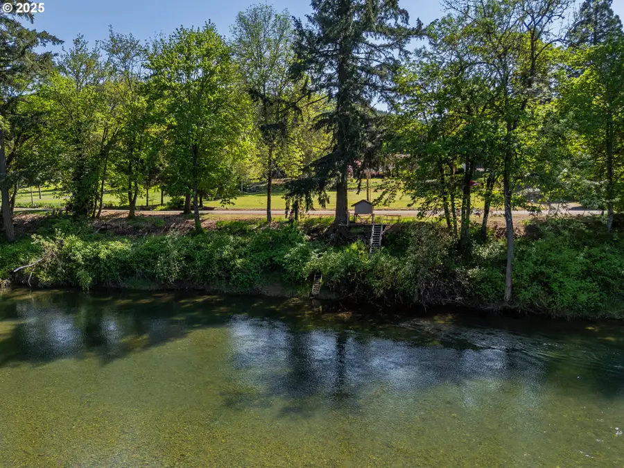 3413 Wild River Dr, Roseburg, OR 97470 - Image #2