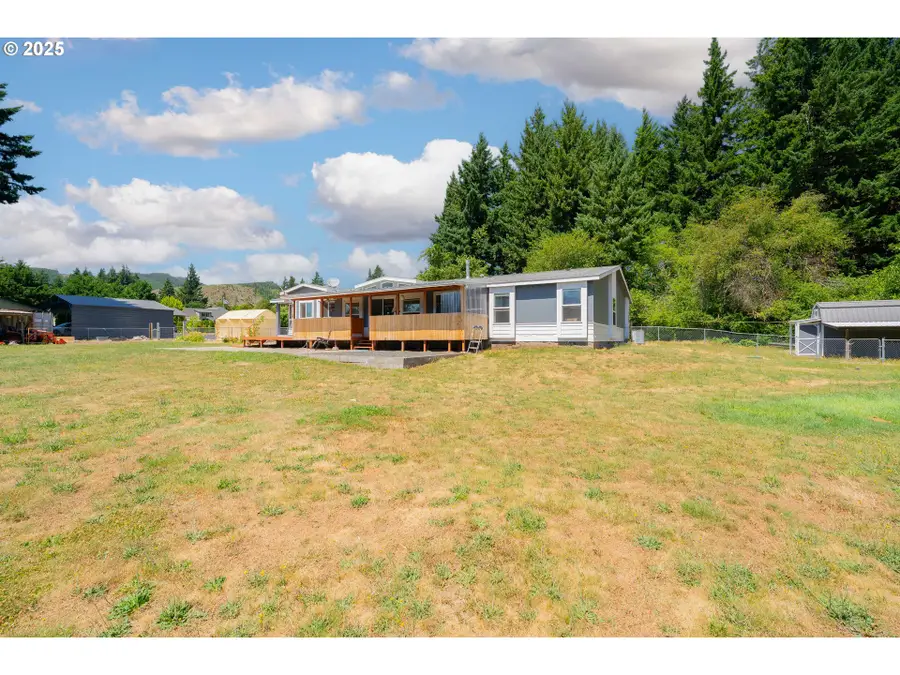 271 Old Airport Rd, Carson, WA 98610 - Image #3