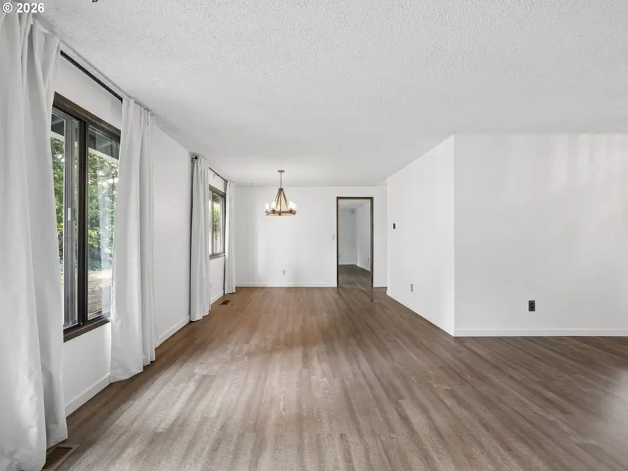 1712 SW Hensley Rd, Troutdale, OR 97060 - #2