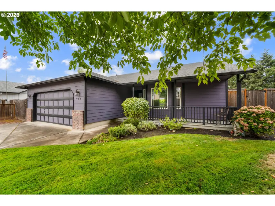 959 W 17th Ave, Junction City, OR 97448 - #2