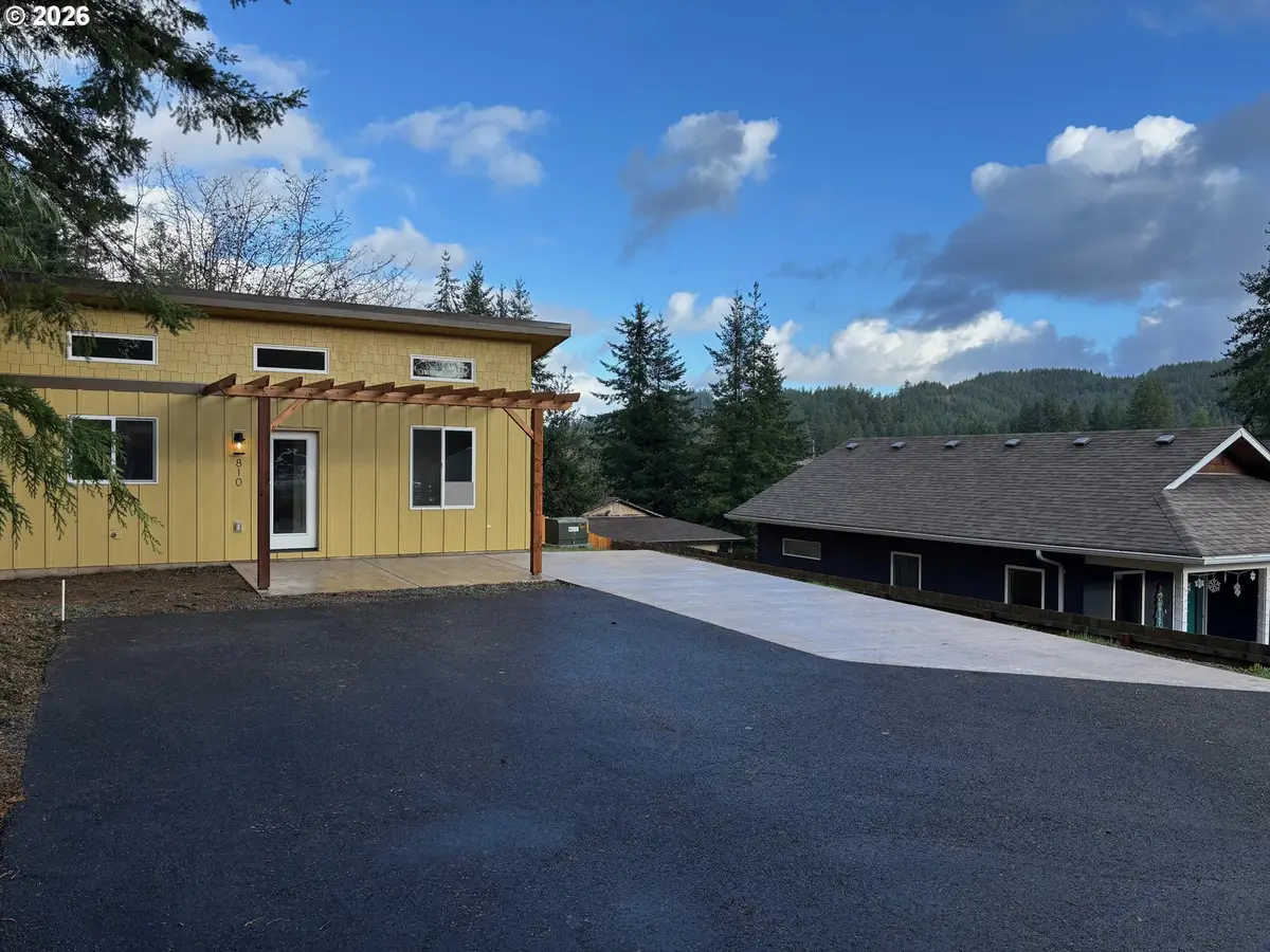 810 SE Beaver St, Toledo, OR 97391 - Image #1