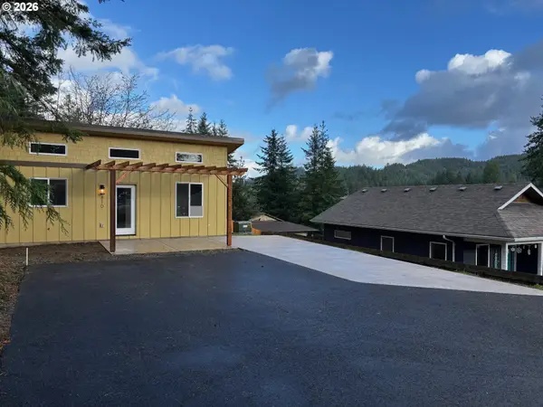 810 SE Beaver St, Toledo, OR 97391