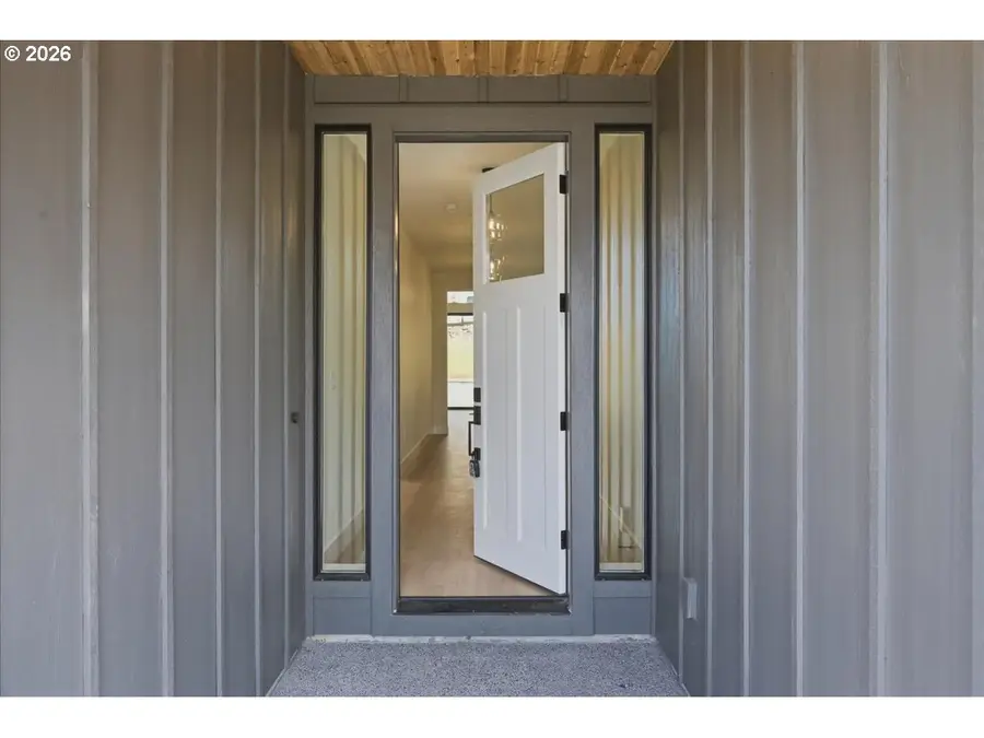 803 N V St, Washougal, WA 98671 - #3