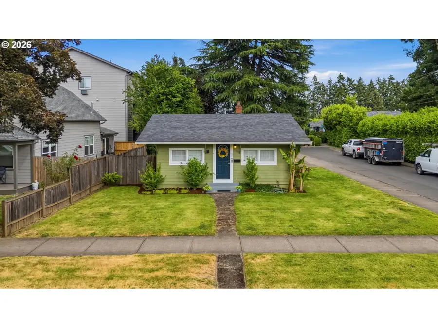 370 24th St, Salem, OR 97301 - #2