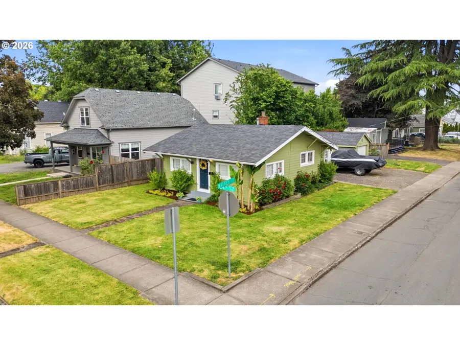370 24th St, Salem, OR 97301 - #3