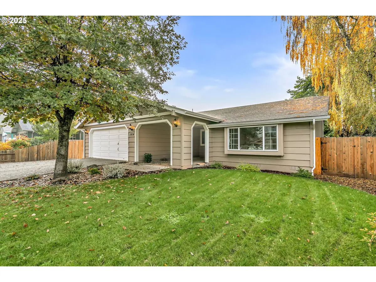 1974 Hamilton Ln, Grants Pass, OR 97527 - Image #1