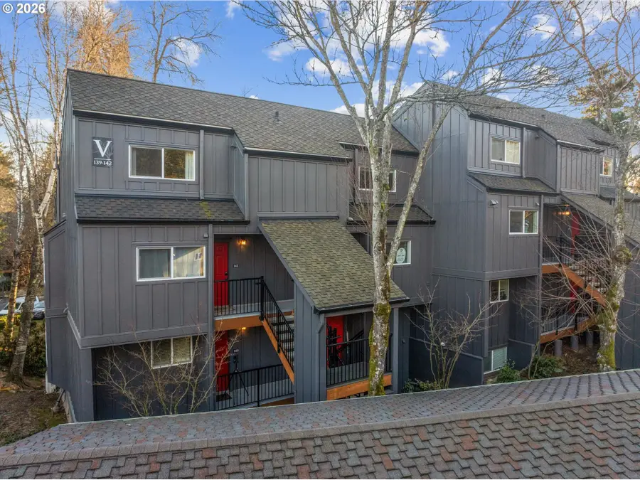 4 Touchstone Ct #140, Lake Oswego, OR 97035 - Image #2