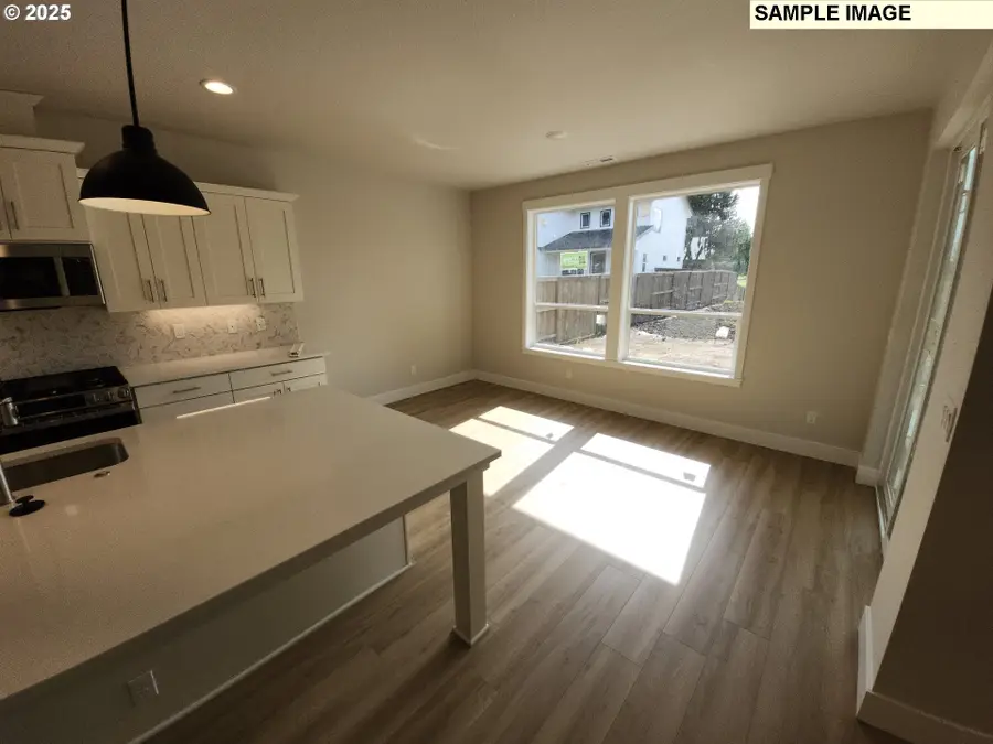 657 Magnolia Ave #10, Woodburn, OR 97071 - Image #3