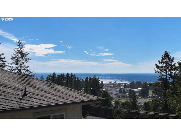 845 Marina Heights Rd, Brookings, OR 97415